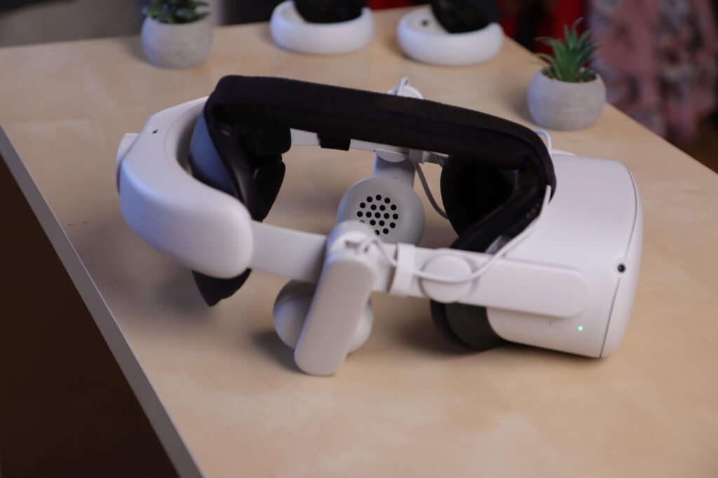 PSVR 2 Unboxing Video Shows Insights into the Features of the Headset